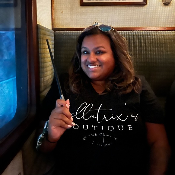 Meet your Posher, Mari. - Picture 2 of 3